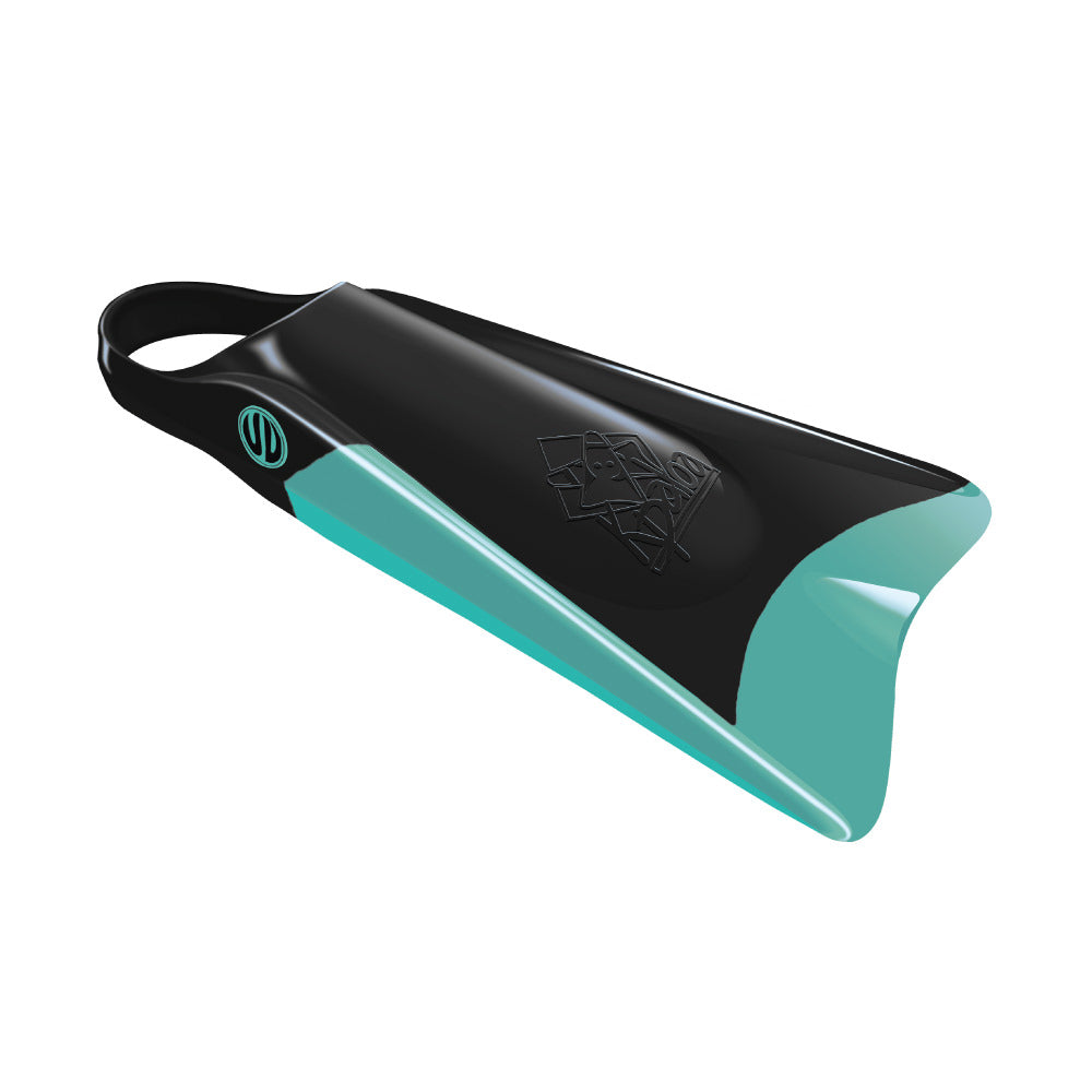 Nadadeira Kpaloa Pro Model UV Style Caribe em uso